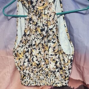 Elegant Floral Tank Top - Black and Cream